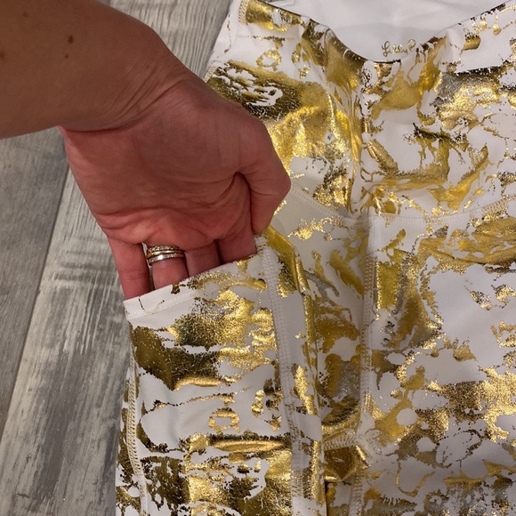 NEW w/TAGS! Lilly Pulitzer’s Luxletic Active Powerstretch Metallic Gold leggings - Picture 7 of 14